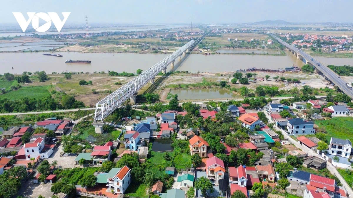 Toàn cảnh tuyến đường sắt dang dở nhiều năm