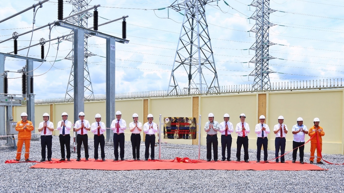 Lễ gắn biển Dự án 04 xuất tuyến 110kV sau trạm biến áp 220kV Phú Bình 2, tỉnh Thái Nguyên; chào mừng Đại hội đại biểu Đảng bộ Tập đoàn Điện lực Việt Nam lần thứ IV, nhiệm kỳ 2025 - 2030.