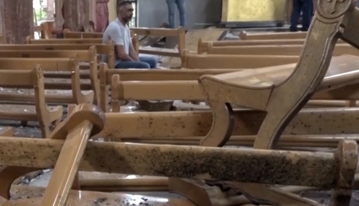 Hiện trường vụ đánh bom khủng bố tại một nhà thờ Hồi giáo ở miền Trung Syria hồi trưa 26/12/2025 (Ảnh: KT)