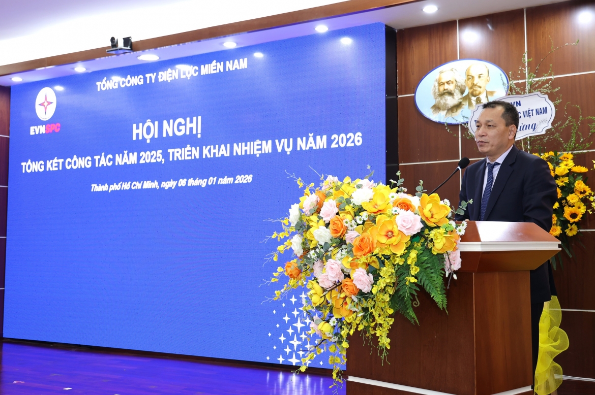 Chủ tịch HĐTV EVN Đặng Hoàng An phát biểu chỉ đạo tại Hội nghị tổng kết công tác năm 2025, triển khai nhiệm vụ năm 2026 của EVNSPC