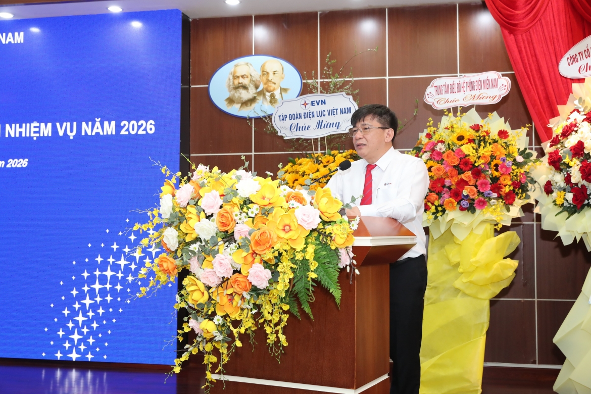 Chủ tịch HĐTV EVNSPC Lê Văn Trang phát biểu tại Hội nghị tổng kết công tác năm 2025, triển khai nhiệm vụ năm 2026 của EVNSPC