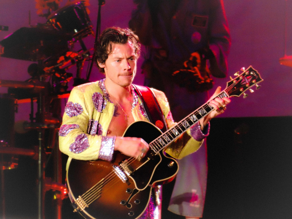 Tuy nhiên, giá vé cao cho tour "Together, Together" đang trở thành tâm điểm tranh luận trên mạng xã hội. (Ảnh: Love On Tour)