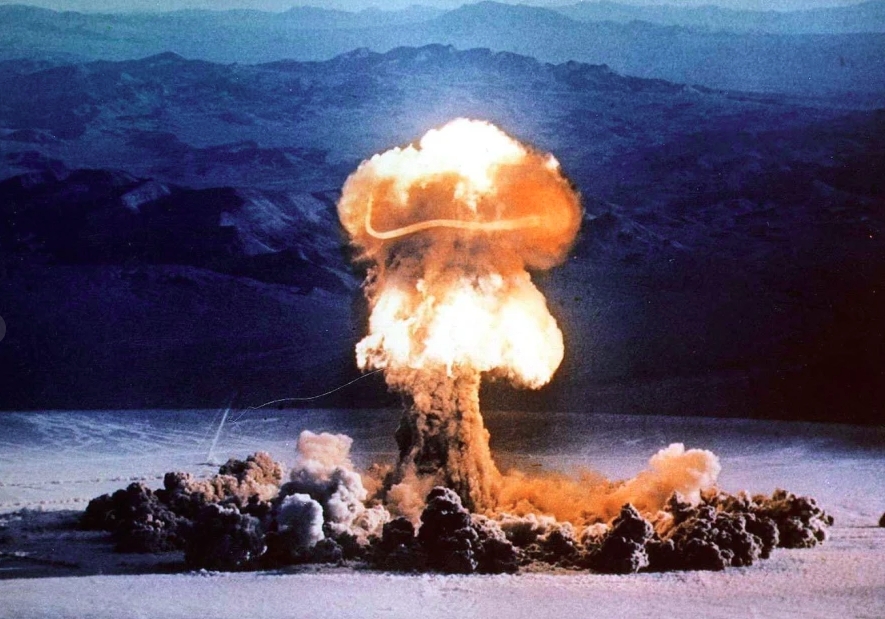 Đám mây hình nấm bốc lên sau vụ thử hạt nhân ở Nevada năm 1957. Ảnh: AP