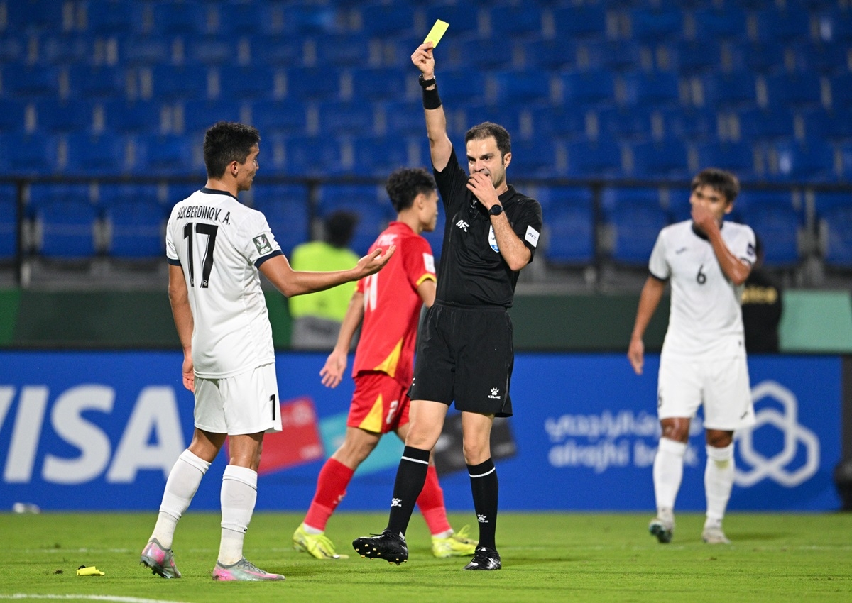 Trọng tài Heydari trong trận U23 Việt Nam vs U23 Kyrgyzstan. (Ảnh: AFC). 