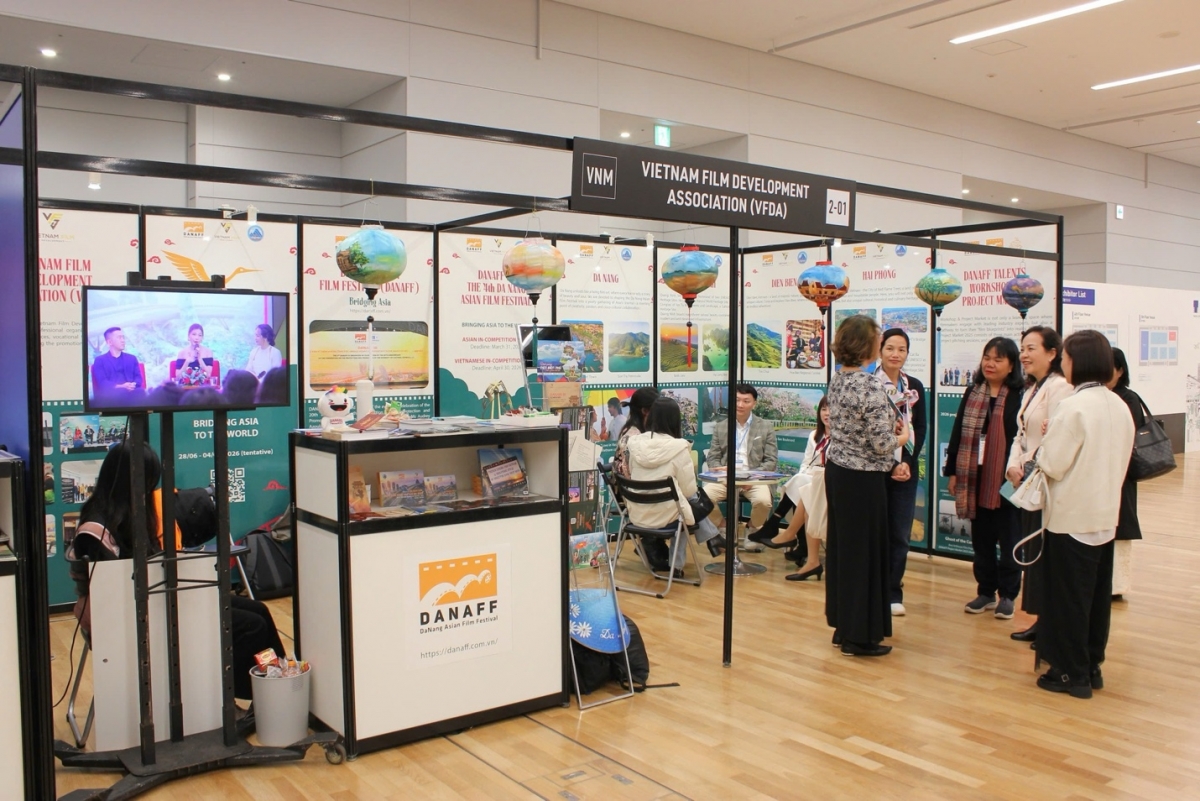 Không gian quảng bá điện ảnh Việt Nam đầu tiên tại Tokyo. Đây là lần đầu tiên Việt Nam có gian hàng quảng bá độc lập tại Liên hoan phim quốc tế Tokyo