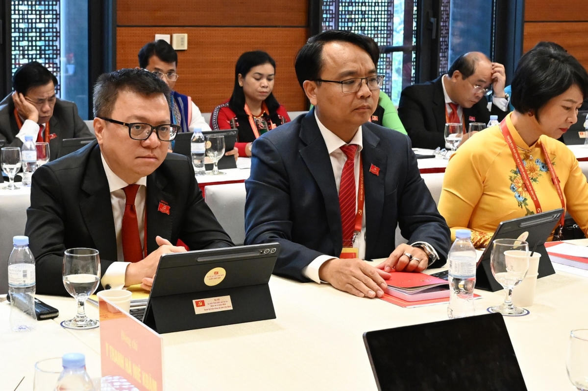 Các đại biểu thảo luận các văn kiện Đại hội tại Đoàn Đảng bộ tỉnh Lâm Đồng.