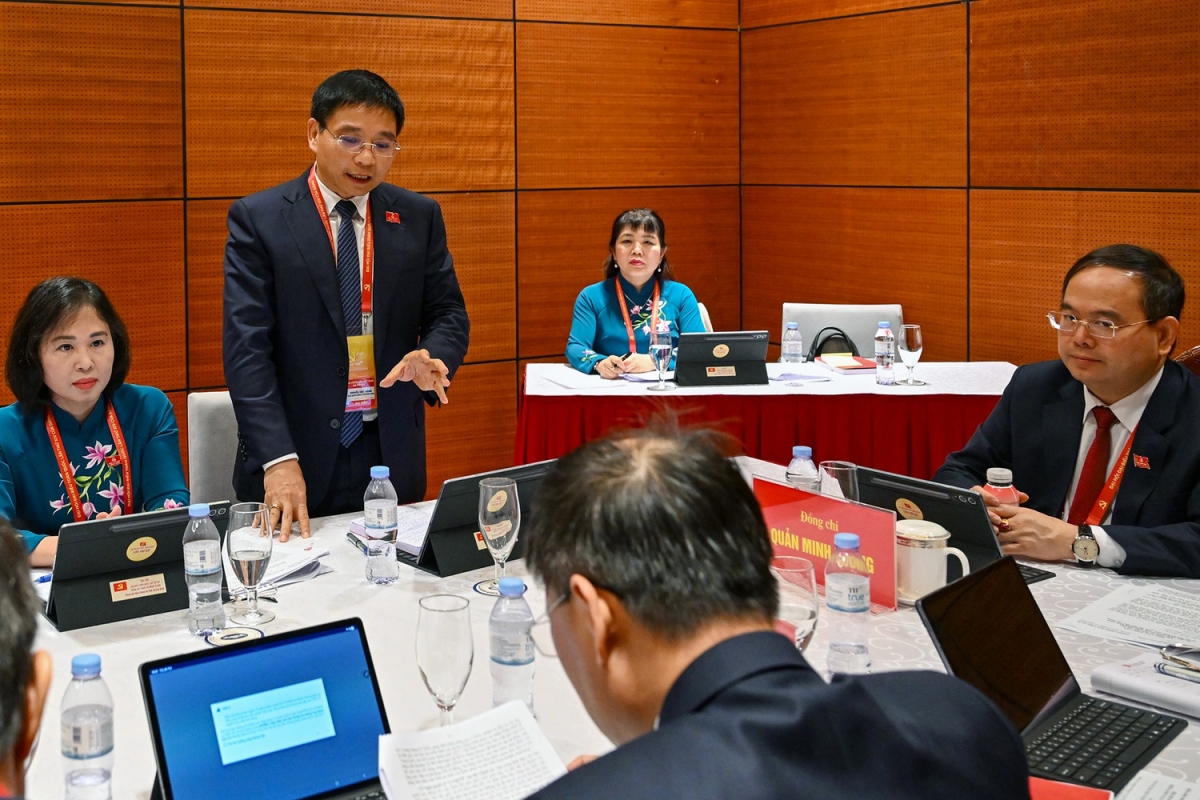 Các đại biểu thảo luận các văn kiện Đại hội tại Đoàn Đảng bộ tỉnh Quảng Ninh.