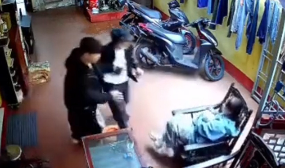 Camera giám sát ghi lại sự việc lan truyền trên mạng xã hội