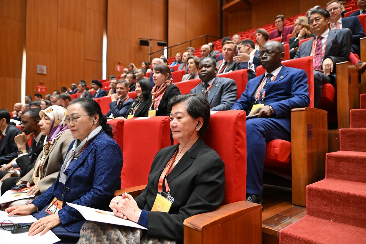 Các đại biểu quốc tế dự Đại hội lần thứ XIV của Đảng Cộng sản Việt Nam.