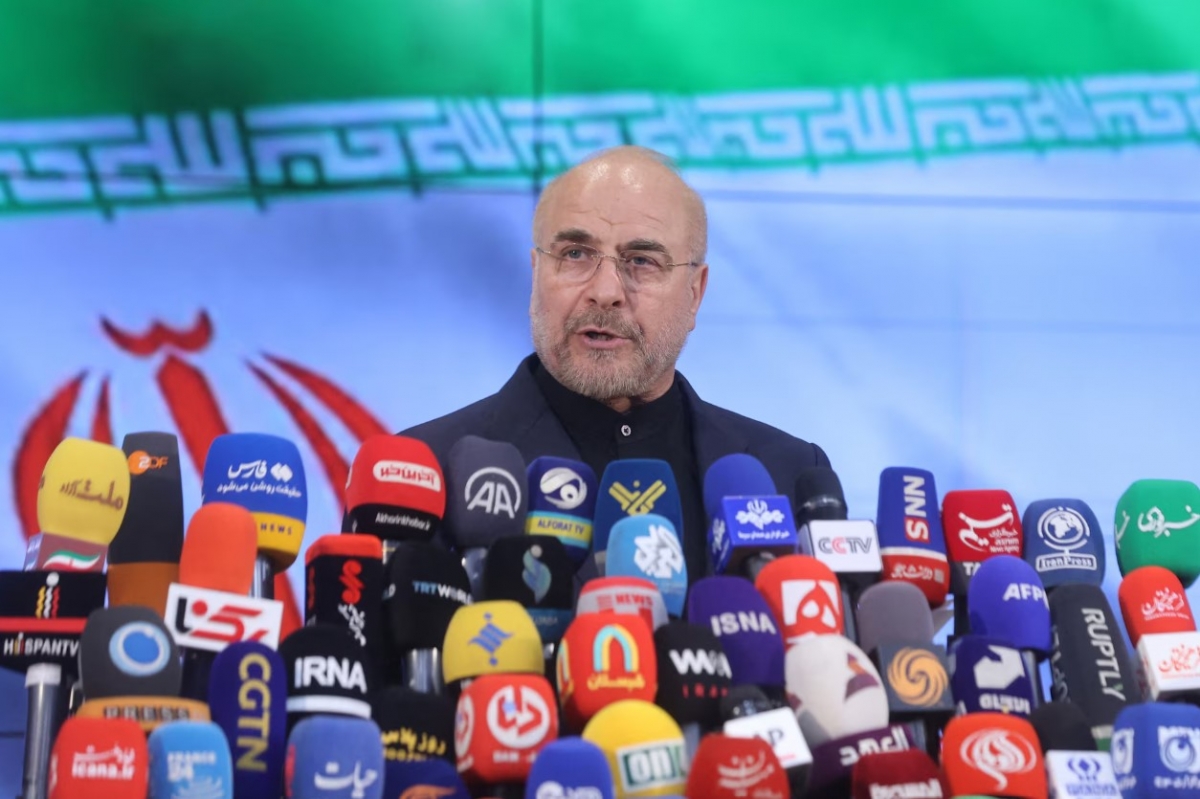 Chủ tịch Quốc hội Iran Mohammad Bagher Ghalibaf phát biểu tại một cuộc họp báo sau khi đăng ký tranh cử tổng thống tại Bộ Nội vụ, ở Tehran, Iran, ngày 3/6/2024. Ảnh minh hoạ: Reuters