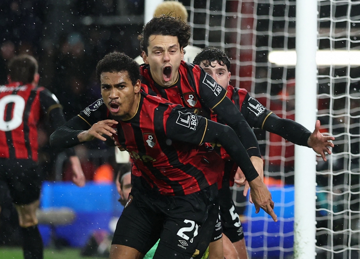 Bournemouth gieo sầu cho Liverpool (Ảnh: Reuters).