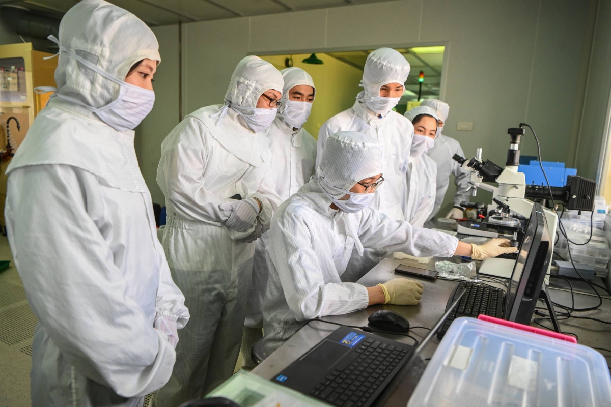 Phòng sạch, Trung tâm Nano và Năng lượng, Trường Đại học Khoa học Tự nhiên, Đại học Quốc gia Hà Nội, nơi đào tạo và nghiên cứu về bán dẫn. Ảnh: Giang Huy