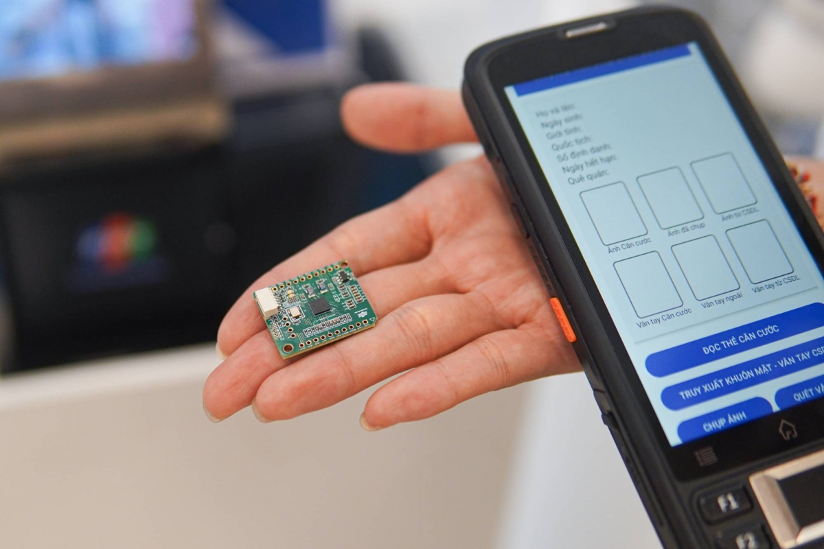 Chip bán dẫn - sản phẩm công nghệ tại Triển lãm Đổi mới sáng tạo VIIE 2025, tháng 10/2025. Ảnh: Lưu Quý.