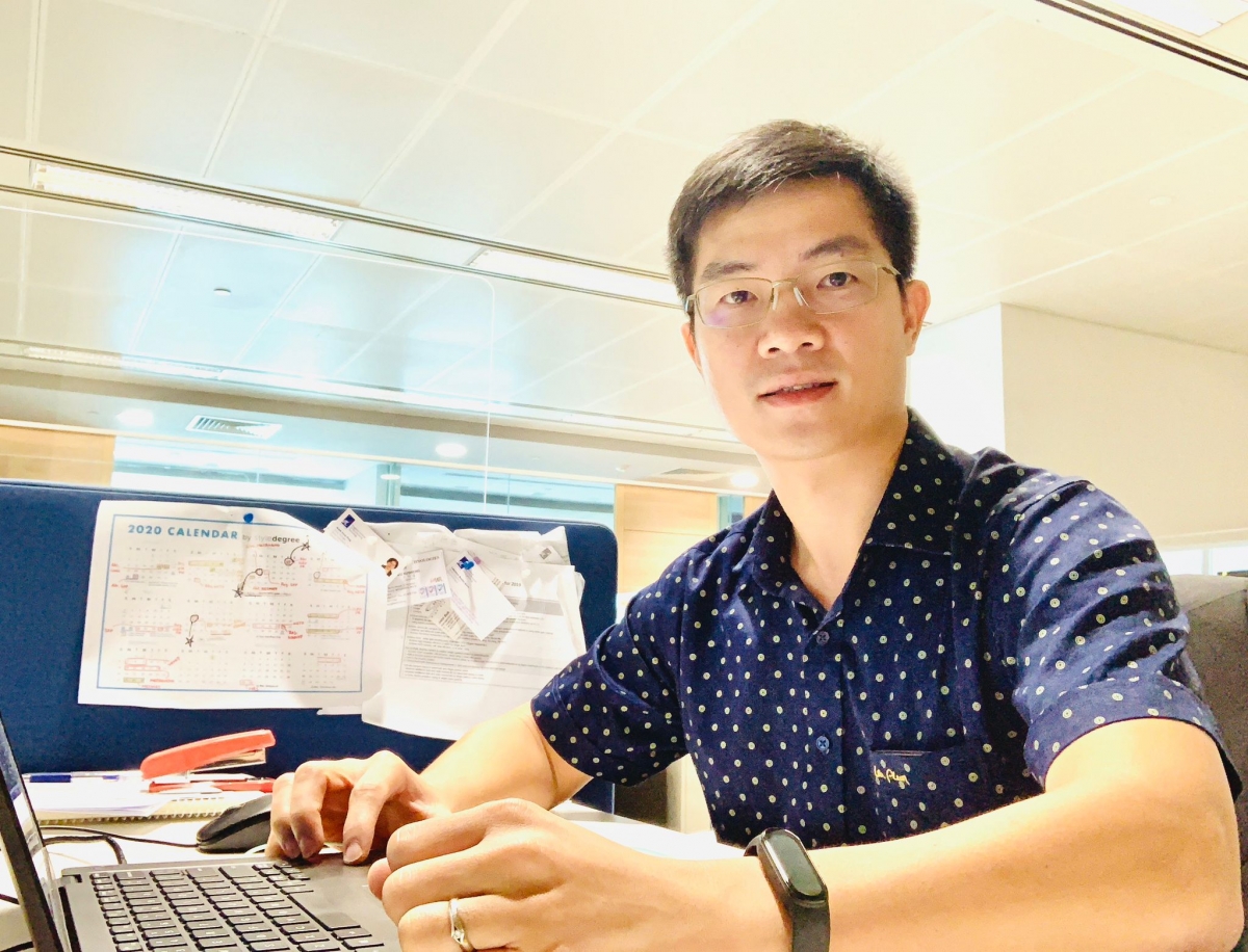 TS. Hà Sơn Tùng hiện cũng là thành viên của Trung tâm chuyển giao công nghệ bán dẫn Singapore