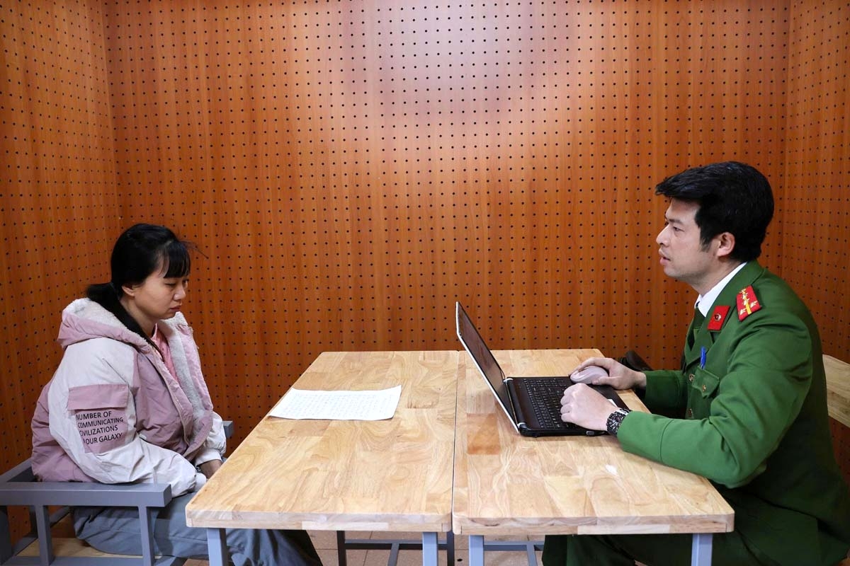 Đối tượng Nguyễn Thị Nga tại cơ quan Cảnh sát điều tra, Công an tỉnh Lai Châu. (Ảnh: Công an tỉnh Lai Châu)