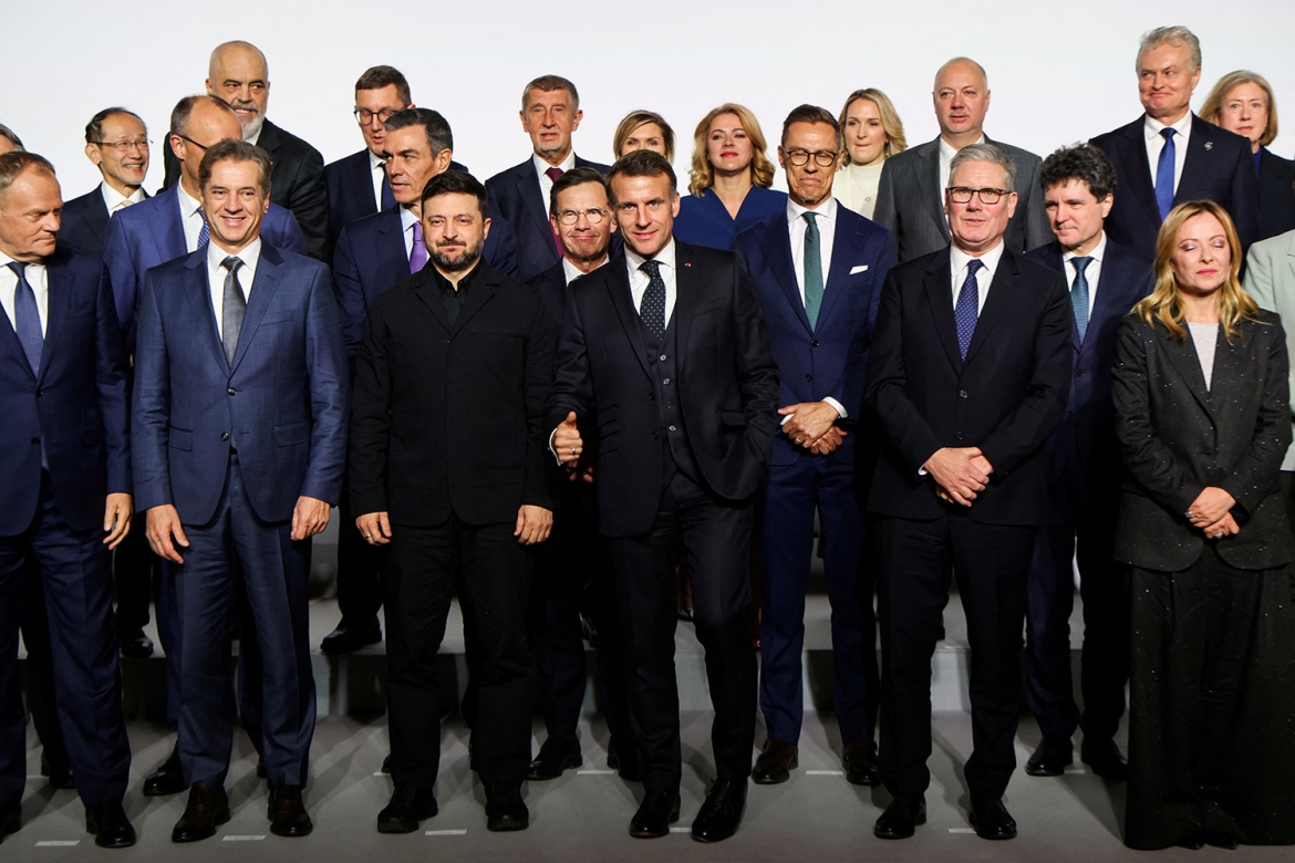 Các nhà lãnh đạo dự Hội nghị “Liên minh các nước sẵn sàng” tại Điện Elysee ở Paris, Pháp, ngày 6/1/2026. Ảnh: Reuters