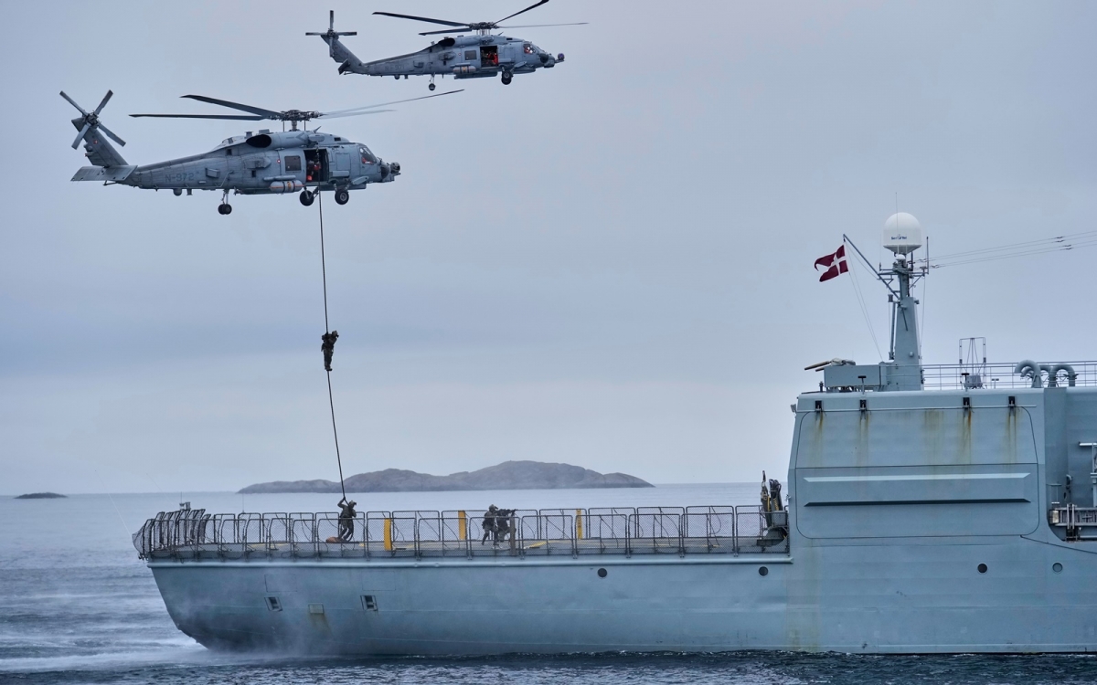 Binh sĩ các nước thành viên NATO, bao gồm Đan Mạch, tham gia tập trận ở đảo Greenland năm 2025. Ảnh: AP.