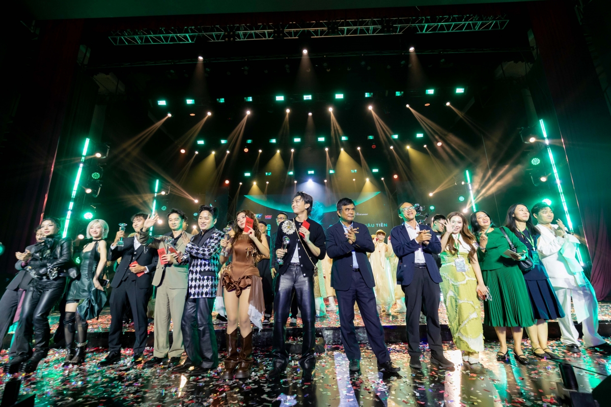 Khoảnh khắc khép lại đêm trao giải, phản ánh bức tranh chuyển động của nhạc Việt đương đại.