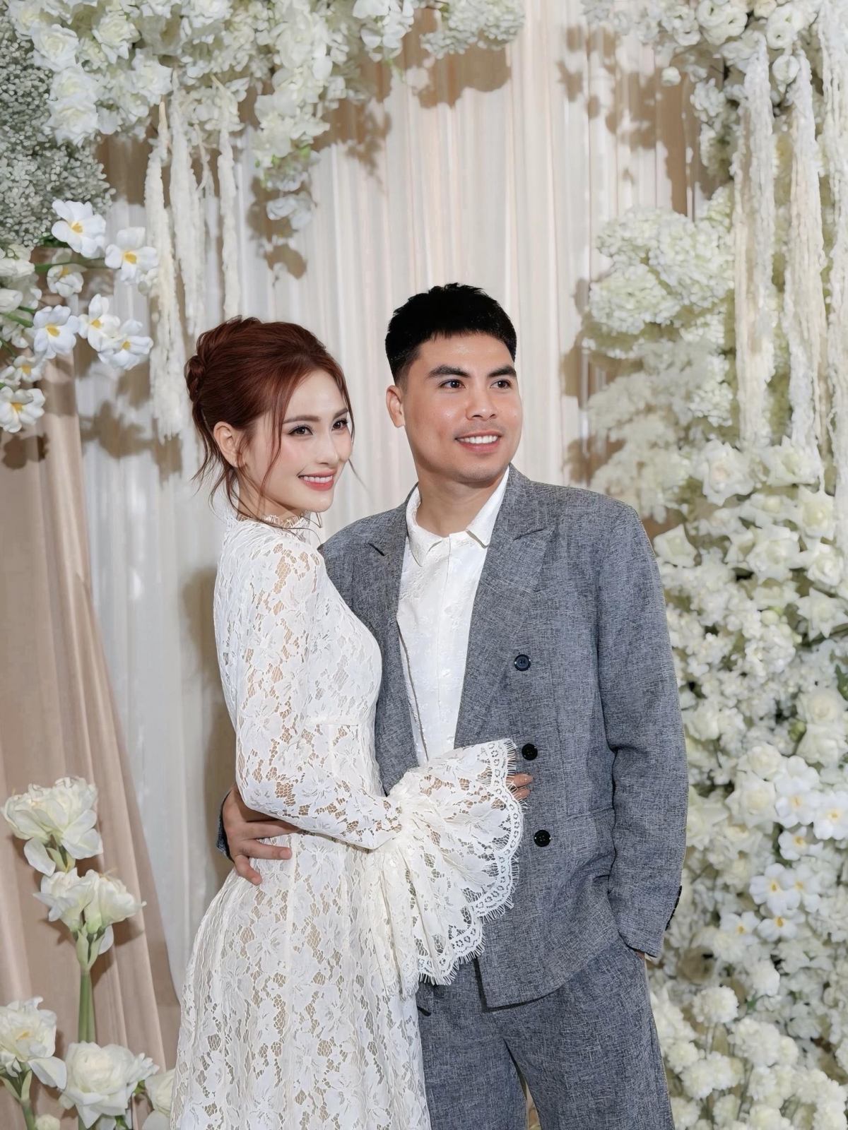 MC Mù Tạt đăng ảnh ngọt ngào bên bạn trai cầu thủ Đức Huy.