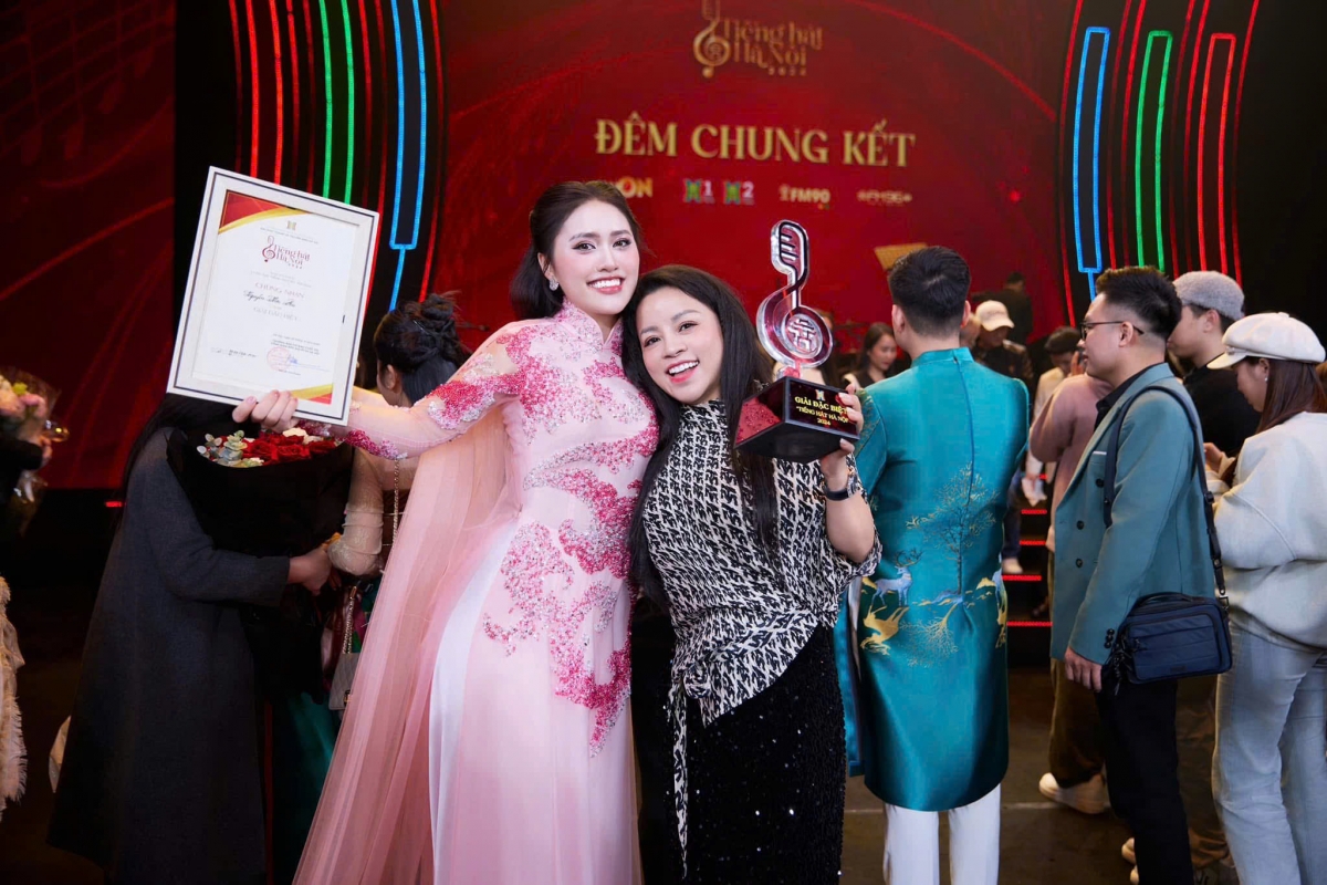 NSƯT Tố Nga và học trò Mộc An