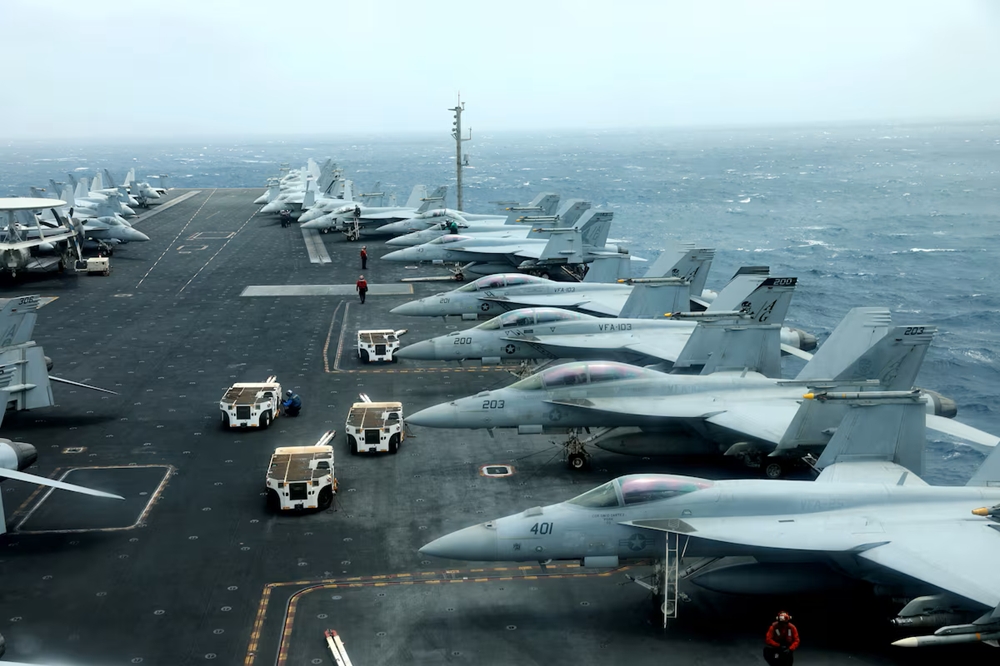 Mỹ điều tàu USS Abraham Lincoln tới Trung Đông. Ảnh: Reuters