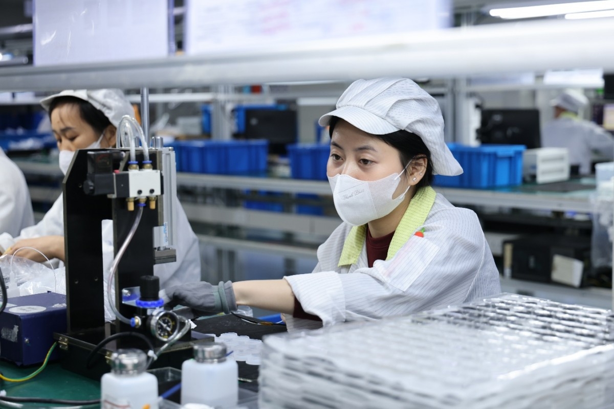 Việt Nam chủ động tham gia các chuỗi giá trị toàn cầu, nâng cao năng lực cạnh tranh quốc gia. Ảnh: KT