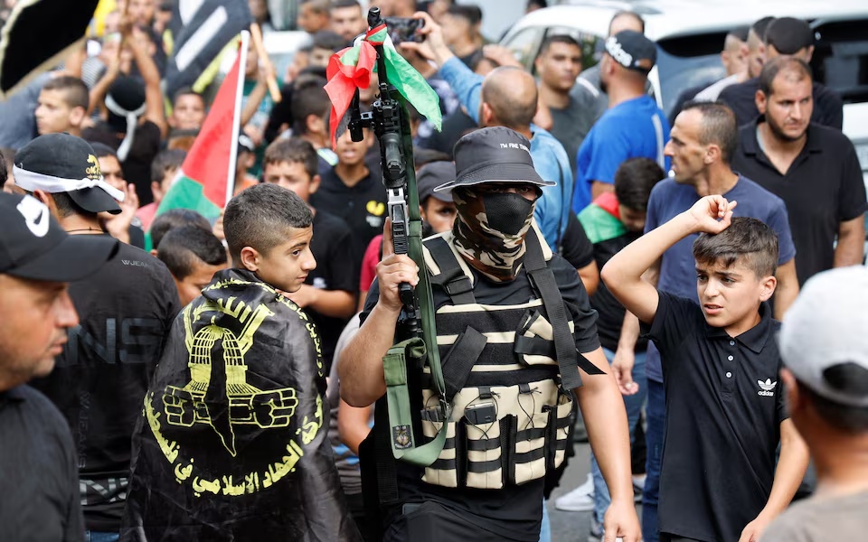 Người dân Palestine ở Bờ Tây. Ảnh: Reuters.