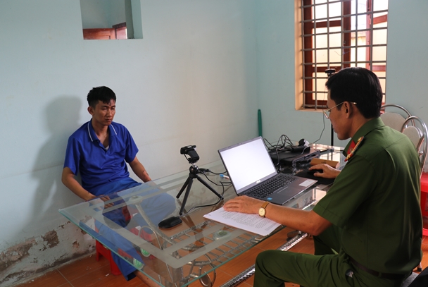 Nguyễn Minh Tâm tại cơ quan công an