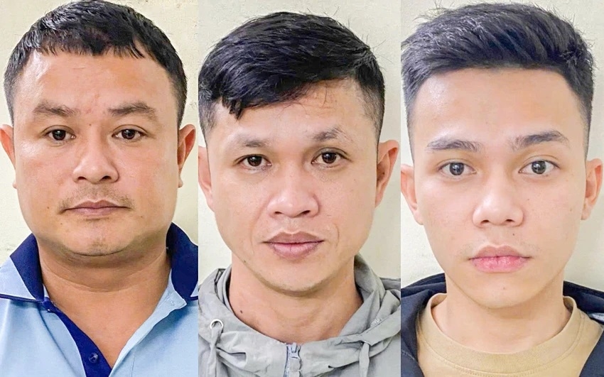 Nguyễn Thành Đạt, Huỳnh Thanh Danh và Đoàn Anh Quốc (từ trái qua) tại cơ quan công an