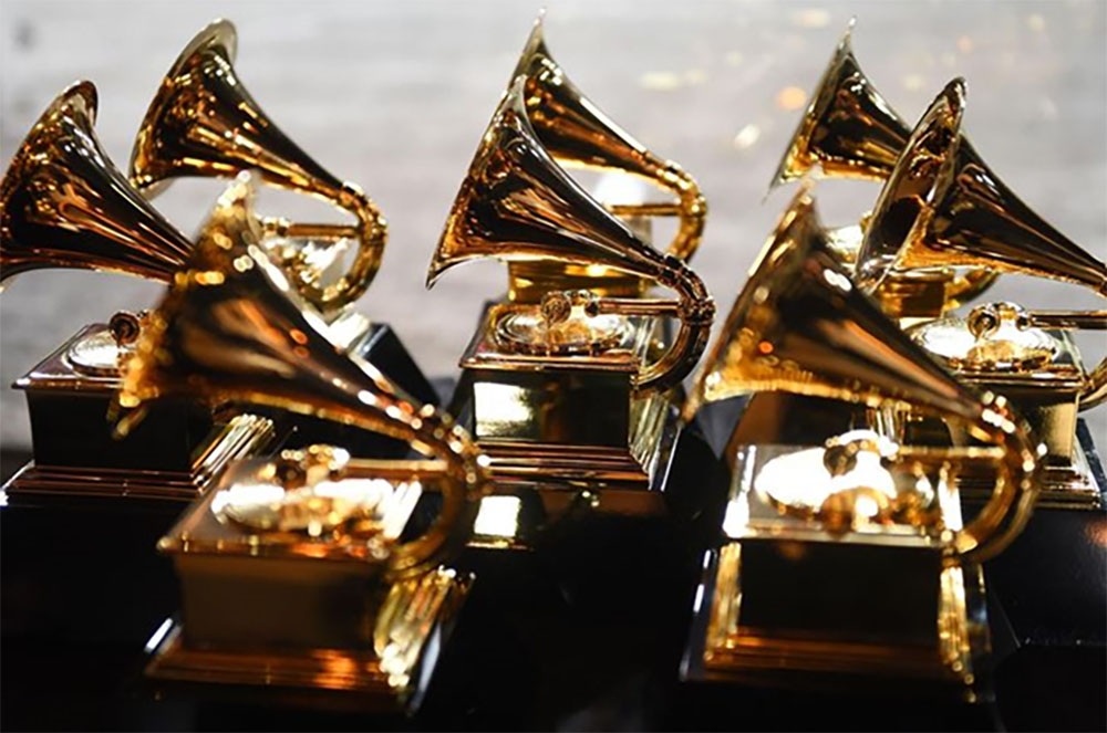 Những chiếc cúp Grammy được đặt trong phòng họp báo trong Lễ trao giải Grammy thường niên lần thứ 60 tại New York. (Ảnh: Yonhap)