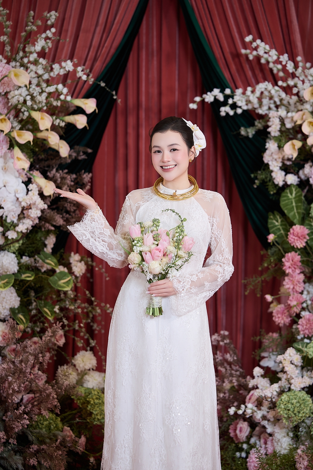 Vũ Thùy Linh ra mắt ca khúc cưới "Trộm vía"