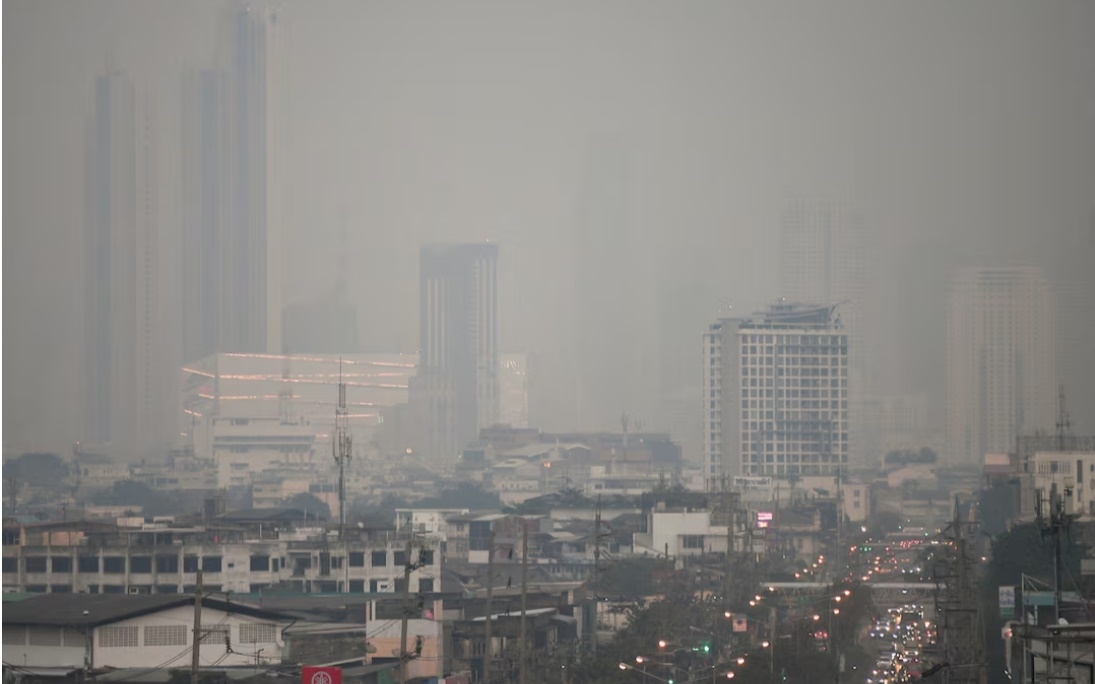 Ô nhiễm bụi mịn tại Bangkok. Ảnh: Reuters.