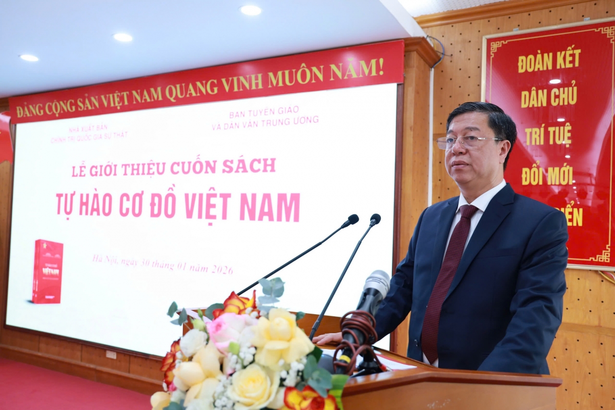 PGS.TS. Vũ Trọng Lâm, Giám đốc - Tổng Biên tập NXB Chính trị quốc gia Sự thật phát biểu tại buổi lễ.
