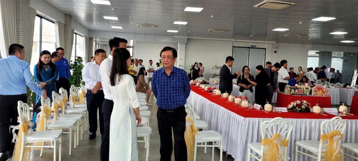 Ông Lê Minh Hoan, Phó Chủ tịch Quốc hội, tham dự và giao lưu với thanh niên về hoạt động của chương trình "Đàn sếu khởi nghiệp"