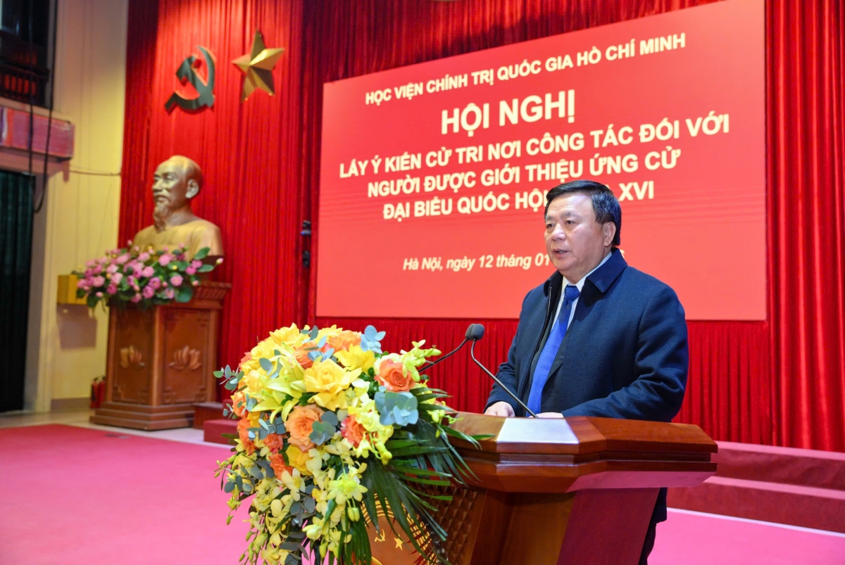 Giám đốc Học viện Chính trị Quốc gia Hồ Chí Minh, GS.TS Nguyễn Xuân Thắng phát biểu tại hội nghị.