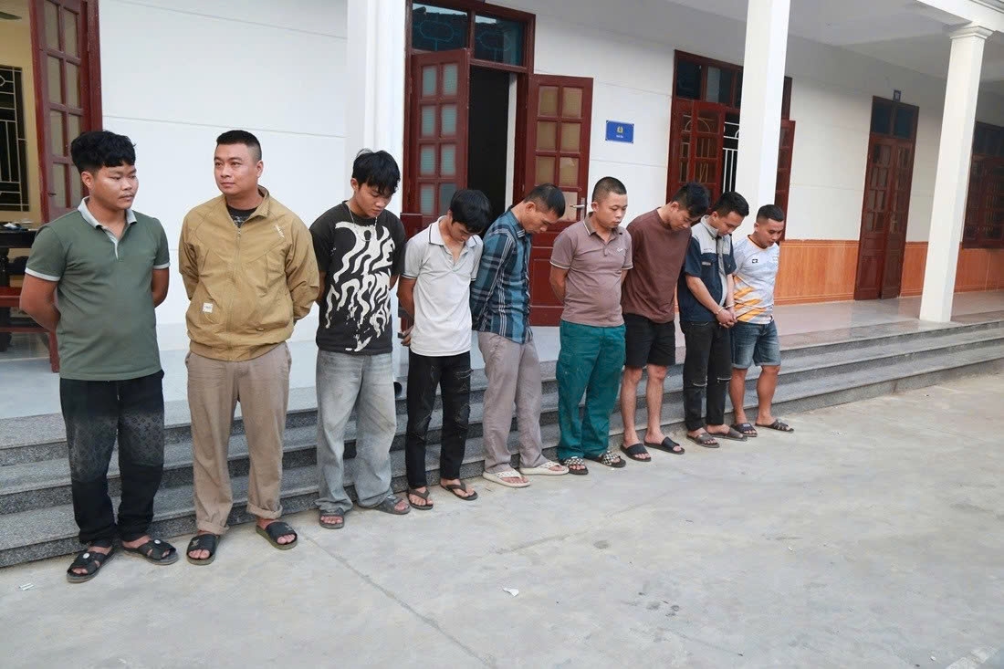 Các đối tượng bị bắt giữ. (Ảnh: Công an Nghệ An)