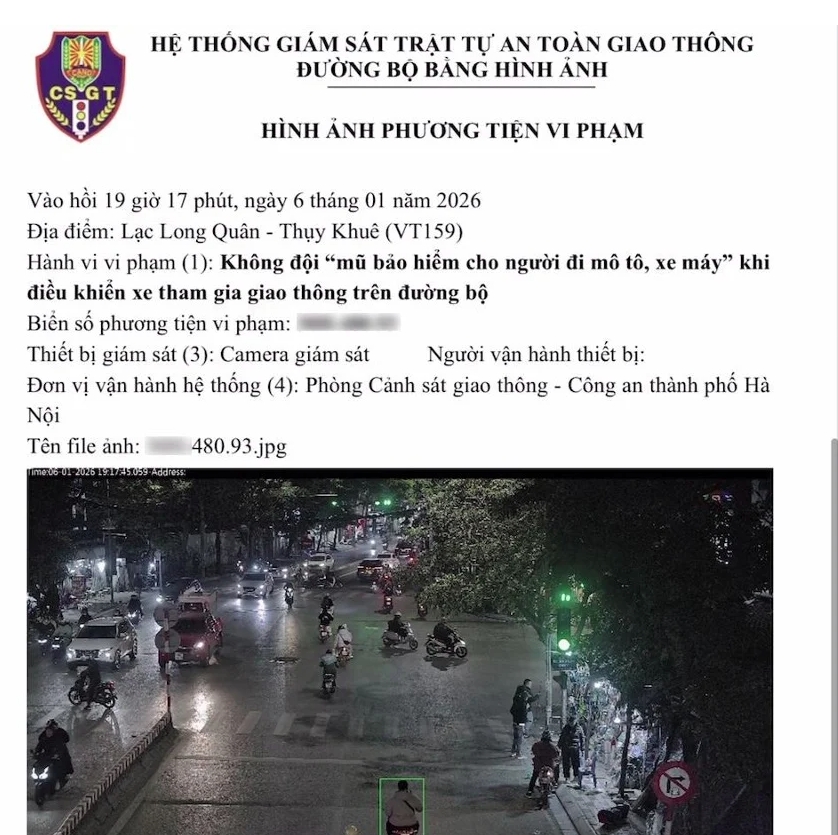 Hình ảnh vi phạm được gửi qua iHanoi.