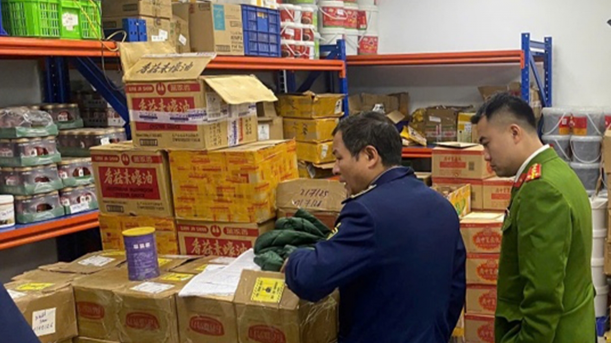 Phát hiện nhiều hàng hóa không có giấy tờ