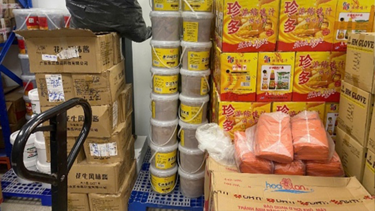 Nguyên liệu, gia vị nhúng lẩu, tương ớt, nước chấm