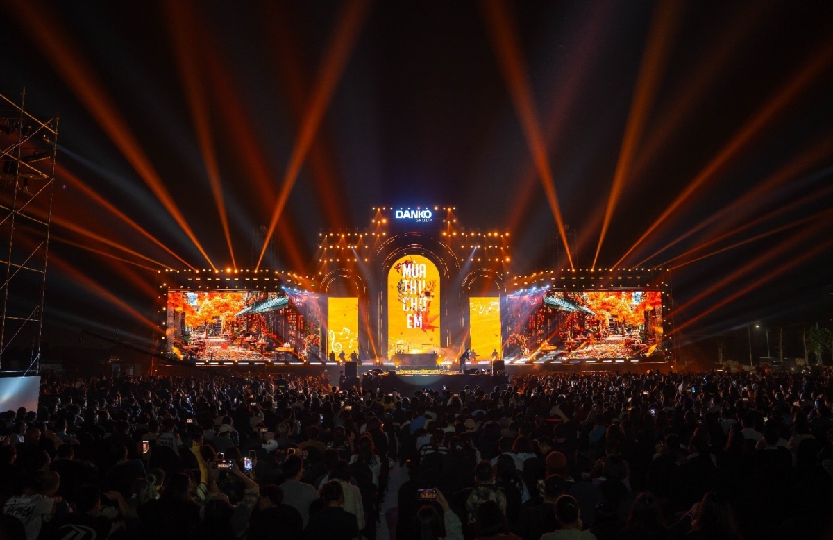 Danko Symphony là chuỗi đêm nhạc với sự tham gia của các nghệ sĩ nổi tiếng hàng đầu Việt Nam