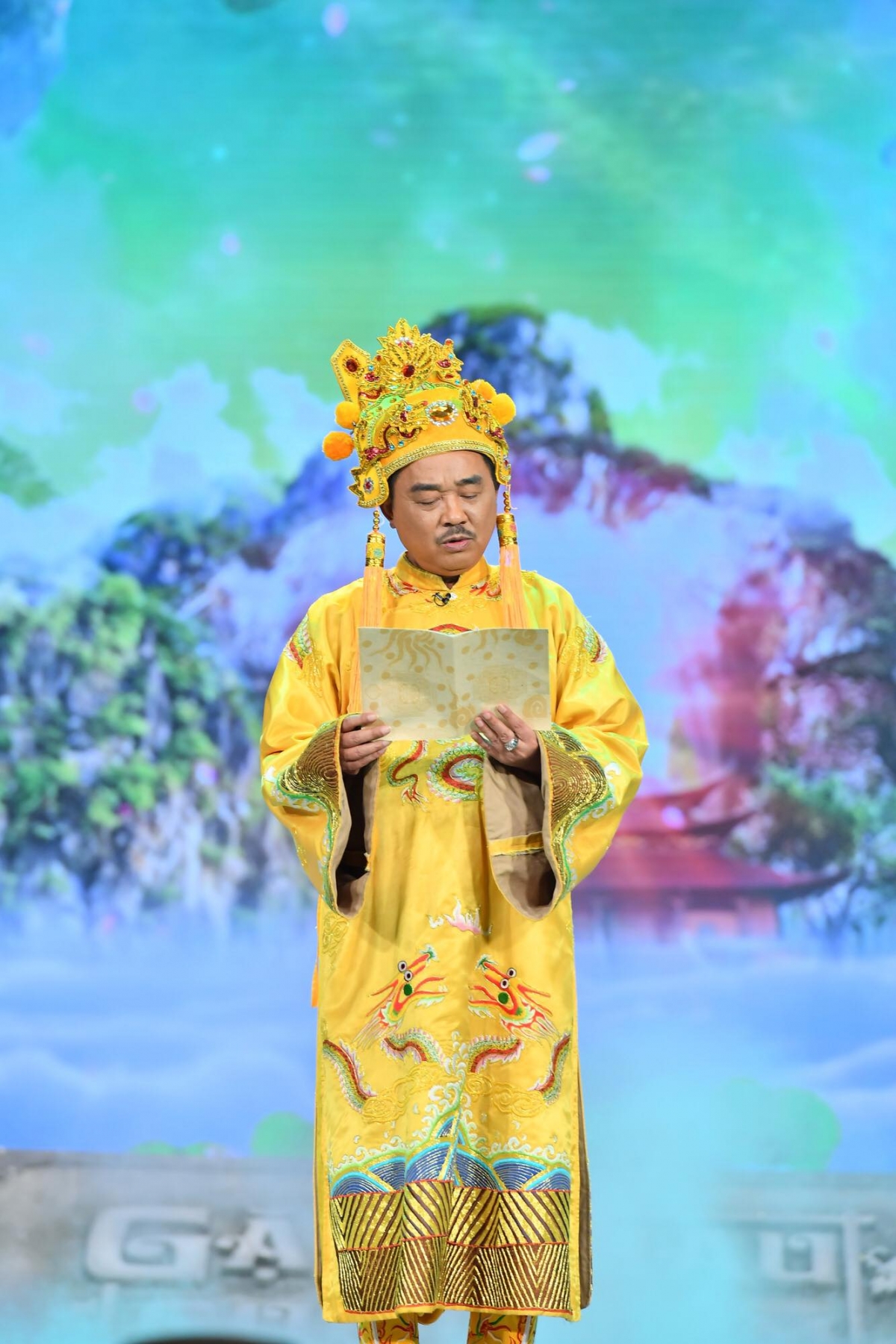 NSND Quốc Khánh nhiều năm đảm nhận vai Ngọc Hoàng trong chương trình "Gặp nhau cuối năm"