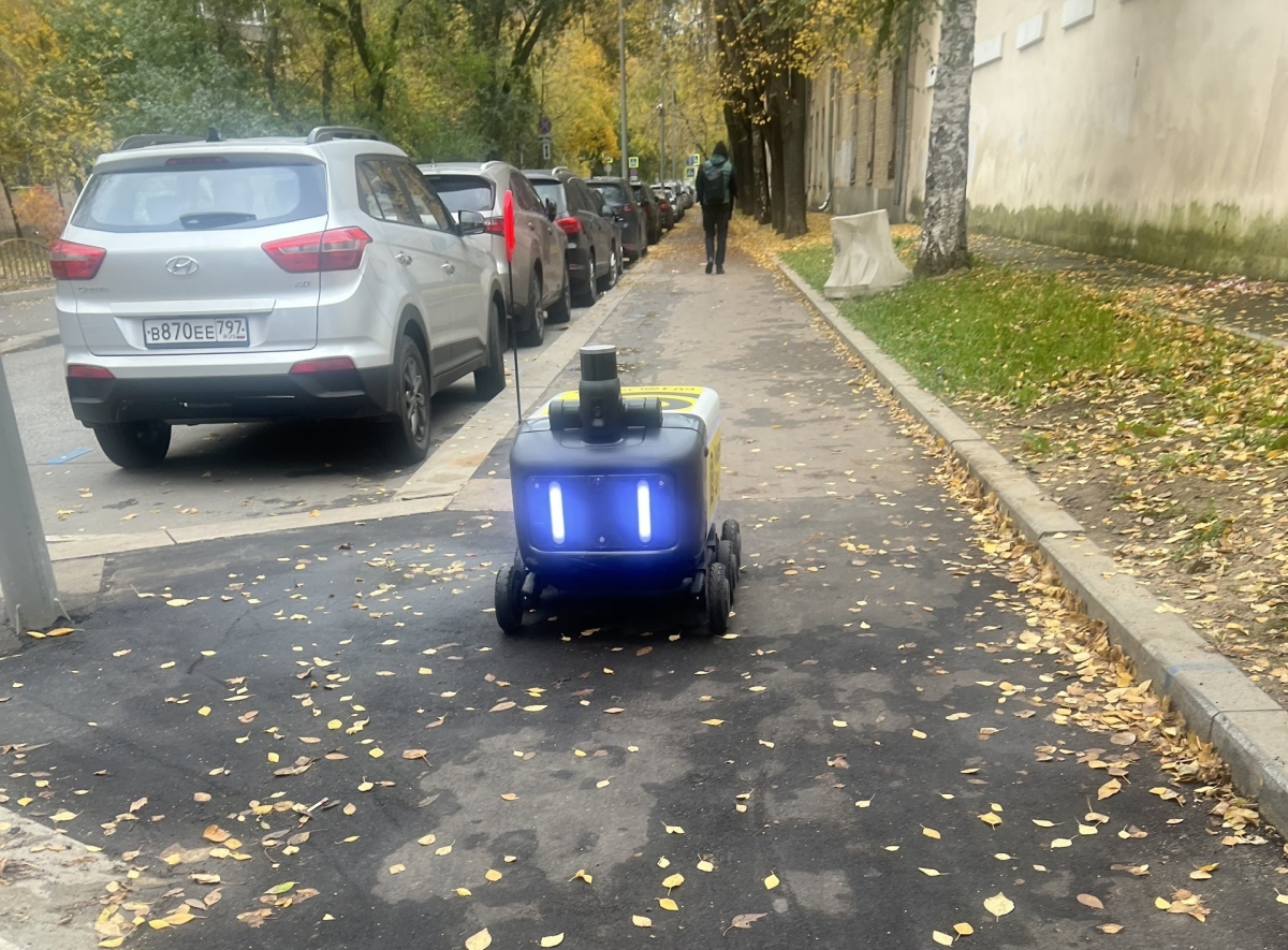 Robot giao hàng nhanh tận nhà của Nga.