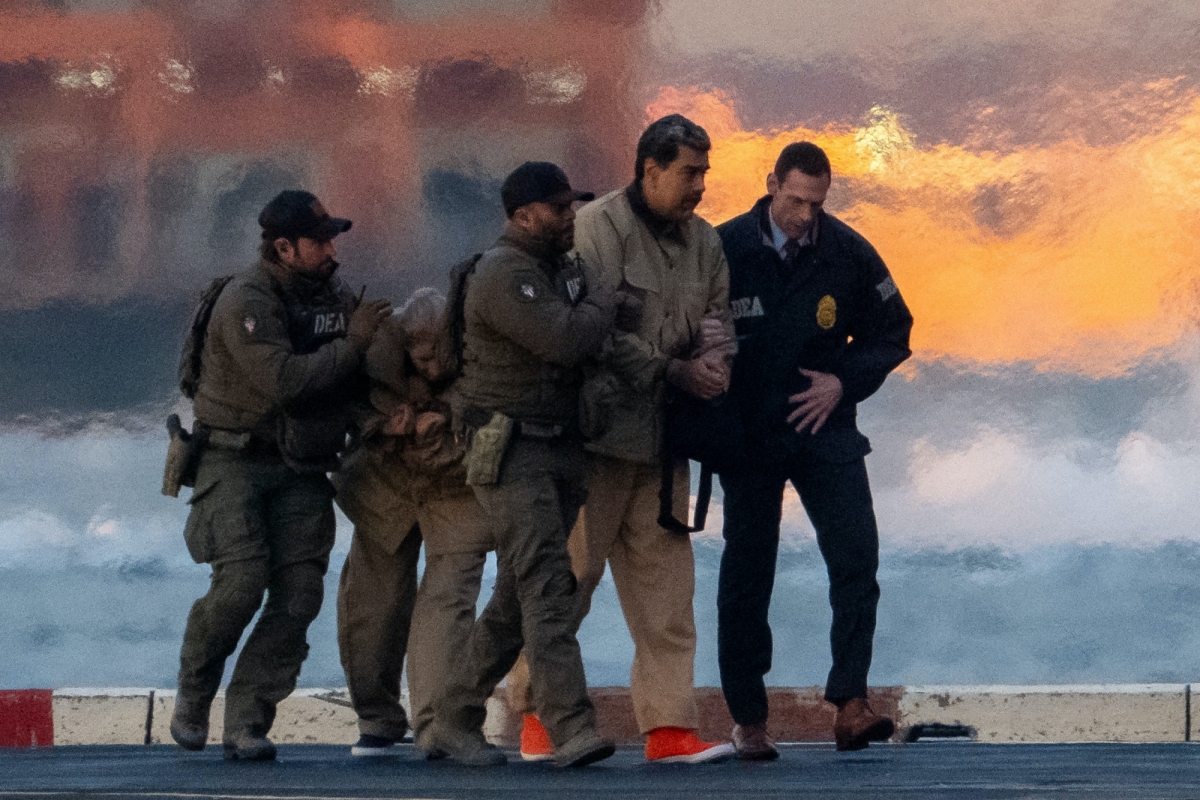 Tổng thống Venezuela Nicolas Maduro và vợ bị dẫn giải đến tòa án ở Manhattan, Mỹ. Nguồn: Reuters