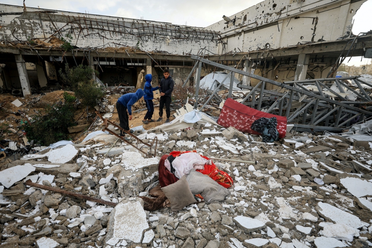 Một tòa nhà đổ nát tại Gaza, hôm 13/1. Nguồn: Reuters