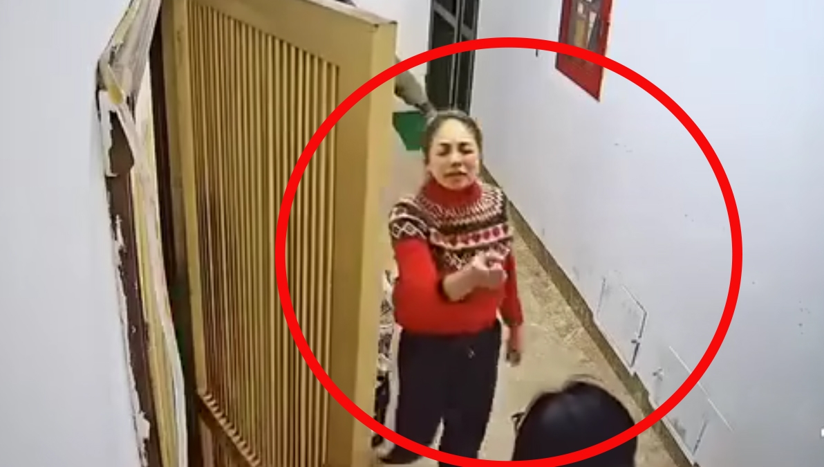 Người phụ nữ hành hung chị H. (Ảnh: Chụp màn hình).