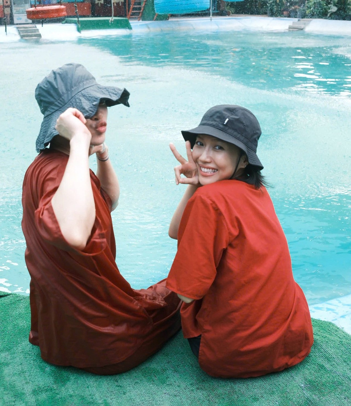 Vợ chồng Anh Tú - Diệu Nhi khoe khoảnh khắc đời thường giản dị khi cùng công ty đi team building.