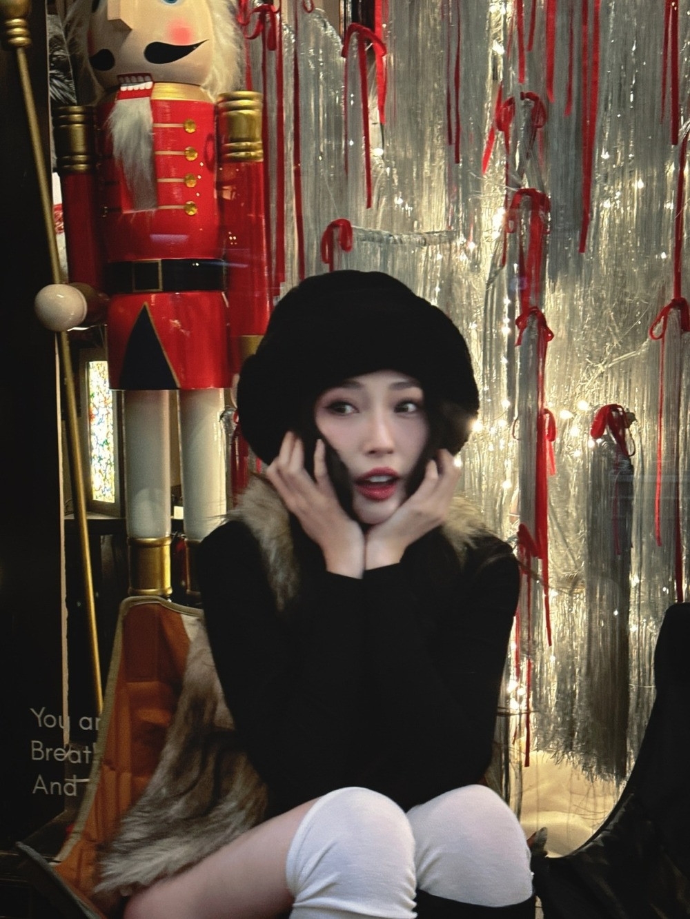 Khổng Tú Quỳnh được người hâm mộ khen giữ mãi vẻ trẻ trung, xinh đẹp, không khác nhiều so với gần 20 năm trước.