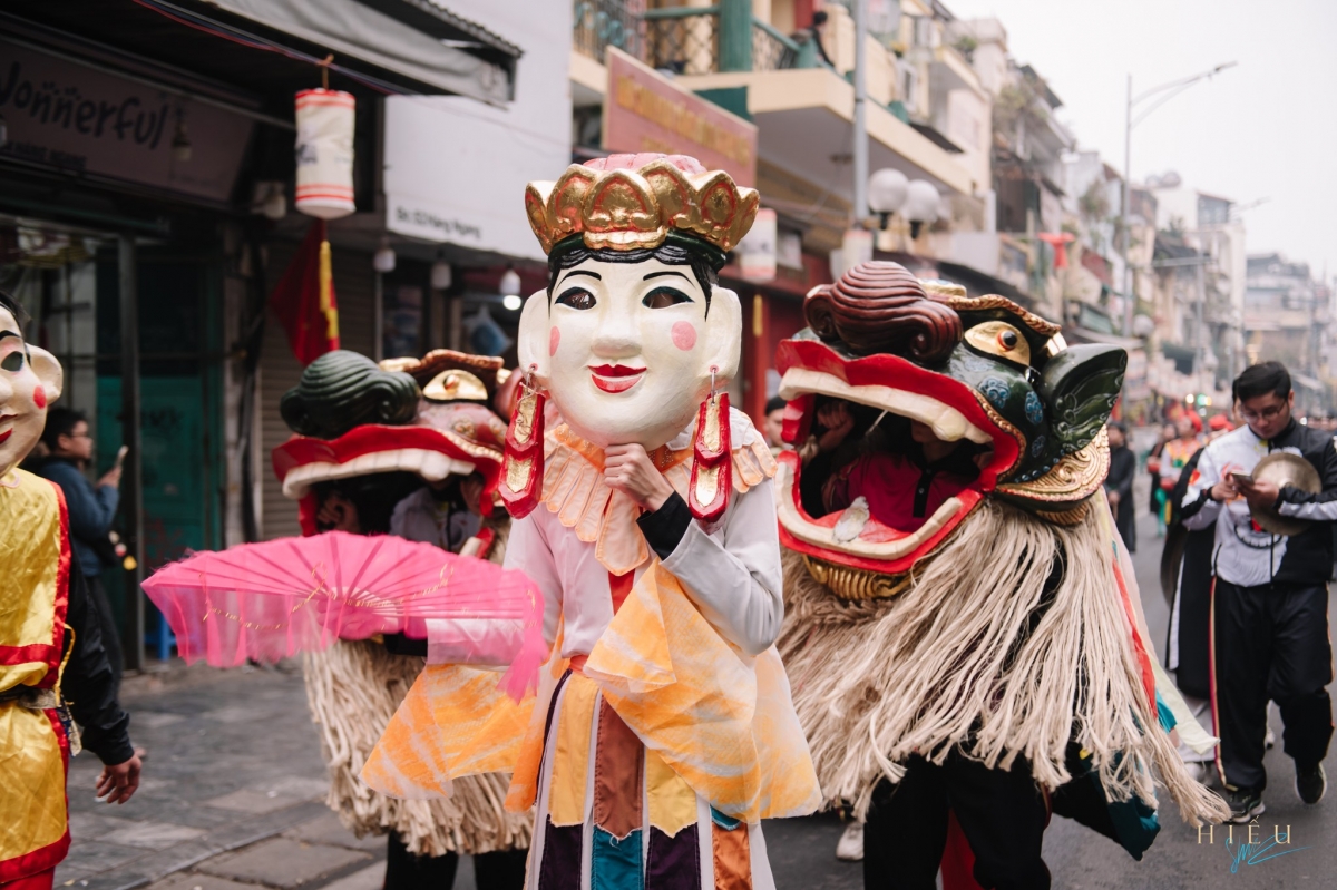 Hoạt động văn hóa truyền thống góp phần làm sống dậy hồn Tết xưa. (Ảnh: Phố cổ chất)