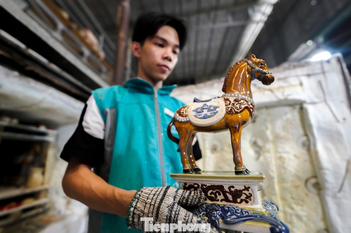 This meticulous craftsmanship makes each horse a unique creation, leaving much impression on customers nationwide.