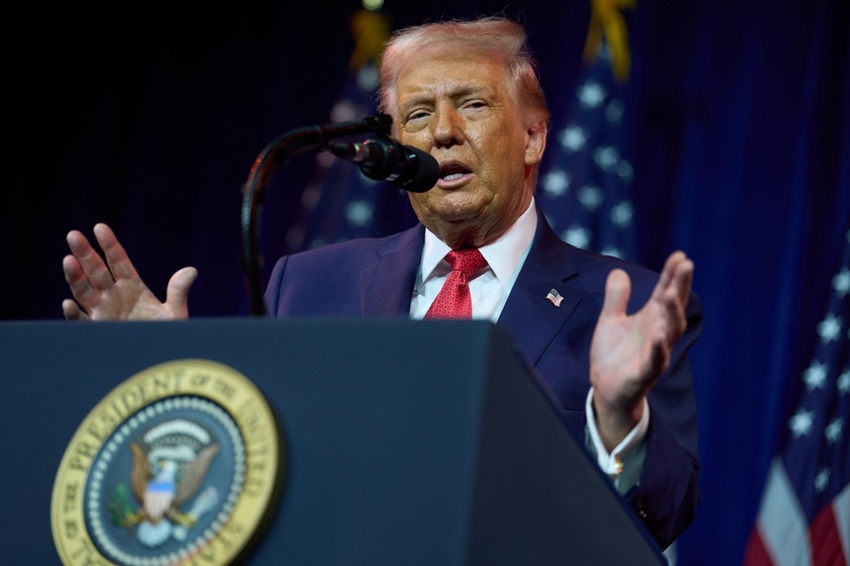 Tông thống Mỹ Donald Trump tuyên bố Mỹ có thể tấn công nhằm vào các băng đảng ma túy tại Mexico. Ảnh: AP